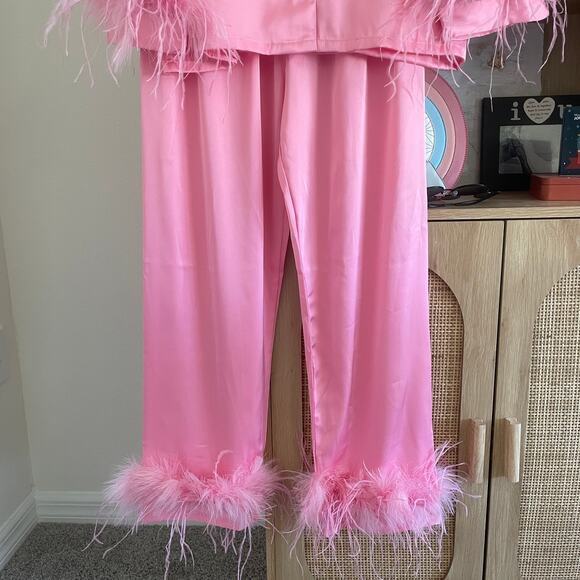 Bon Viviann x Daydreamer Pink Feather Trim Satin Pajama Set – NWT, Medium - Picture 4 of 13